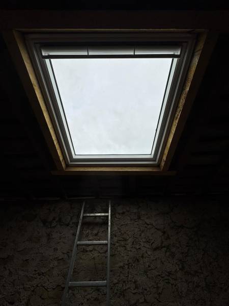 Pose de fenêtre de toit velux par les 2 charpentiers, reconnu RGE proche d'Albi 