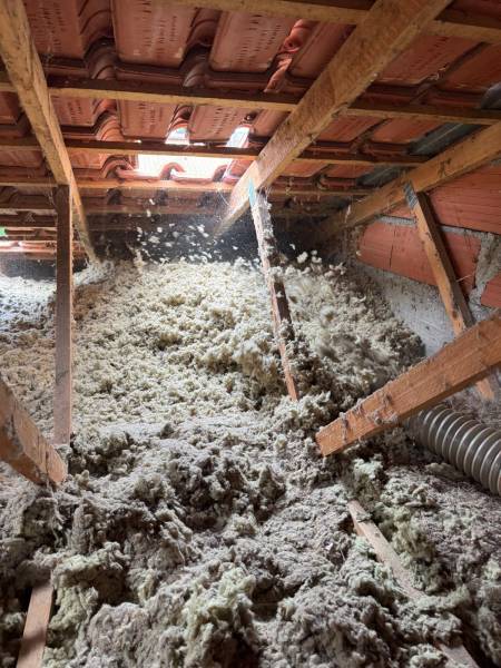 A Albi, les 2 charpentiers, votre artisans RGE, spécialiste de l'isolation des combles perdu , a Albi. 